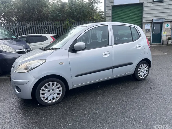 Hyundai i10 Hatchback, Petrol, 2009, Silver