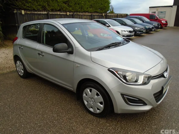 Hyundai i20 Hatchback, Petrol, 2013, Silver