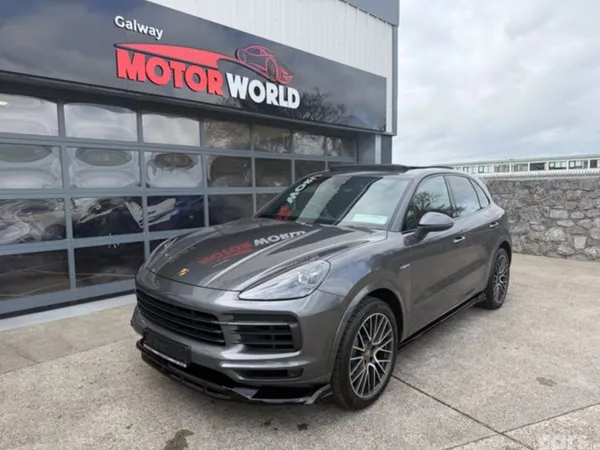 Porsche Cayenne SUV, Petrol Plug-in Hybrid, 2023, Grey