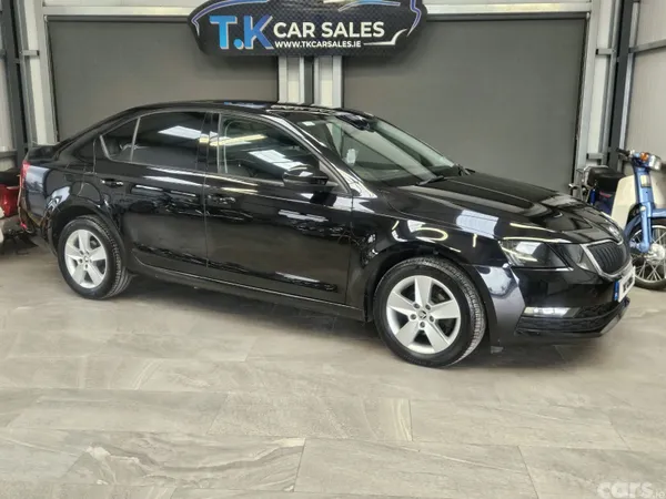 Skoda Octavia Hatchback, Diesel, 2019, Black