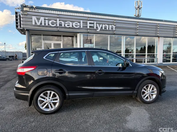 Nissan Qashqai Hatchback, Diesel, 2015, Black