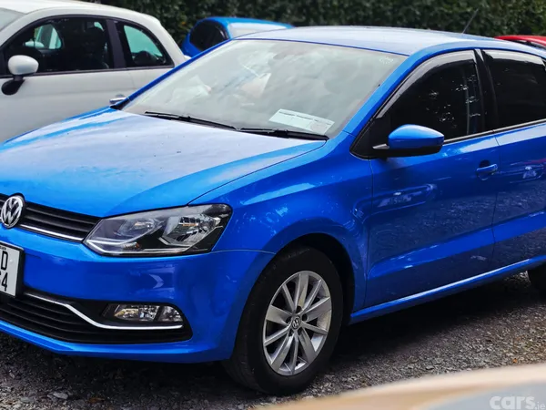 Volkswagen Polo Hatchback, Petrol, 2015, Blue
