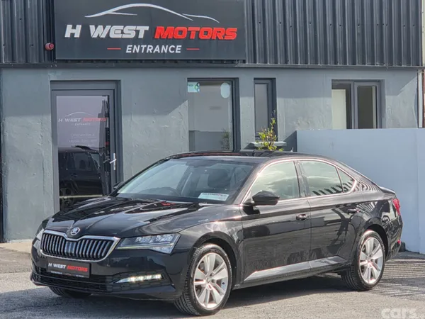 Skoda Superb Hatchback, Diesel, 2022, Black