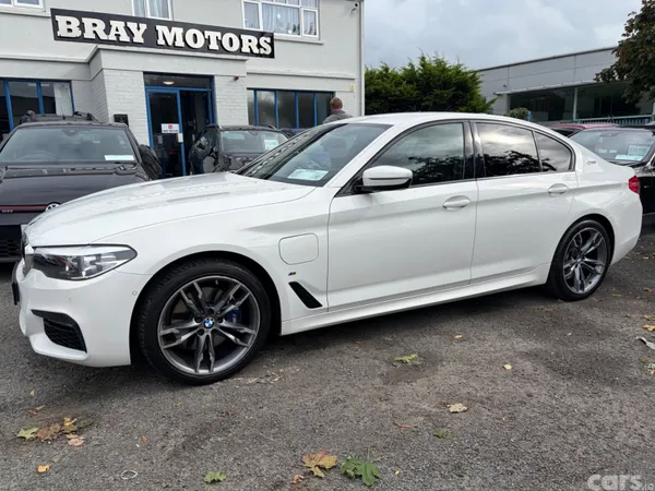 BMW 5-Series Saloon, Petrol Plug-in Hybrid, 2018, White