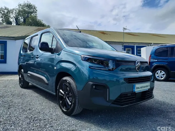 Citroen Berlingo Multispace MPV, Diesel, 2027, Blue