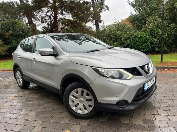 Nissan Qashqai Hatchback, Diesel, 2014, Silver