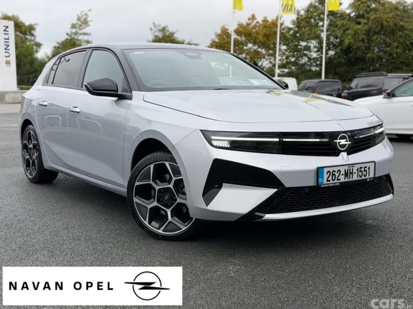 Opel Astra Hatchback, Diesel, 2026, Silver