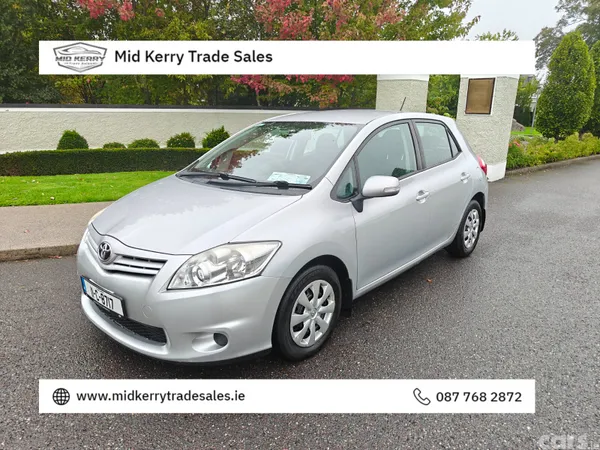 Toyota Auris Hatchback, Diesel, 2011, Silver