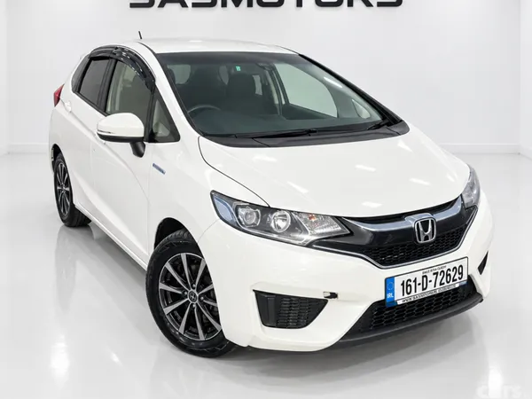 Honda Fit Hatchback, Petrol Hybrid, 2016, White