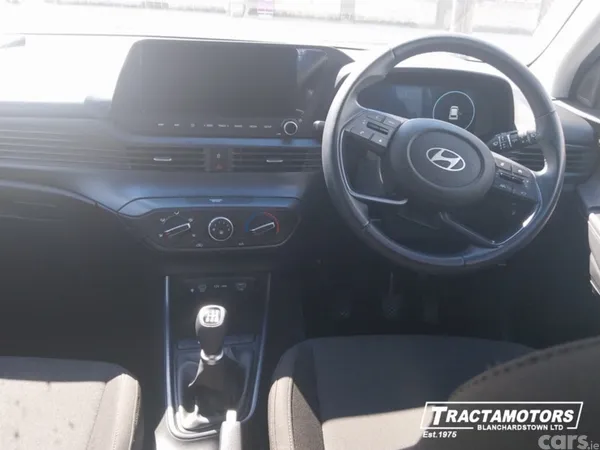 Hyundai i20 Hatchback, Petrol, 2024, White