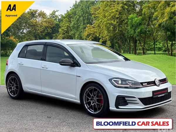 Volkswagen Golf Hatchback, Petrol, 2017, White