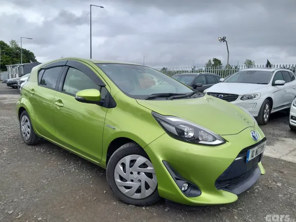 Toyota Aqua Hatchback, Petrol, 2017, Green