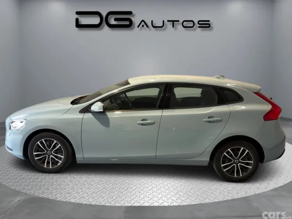 Volvo V40 Hatchback, Petrol, 2018, Grey