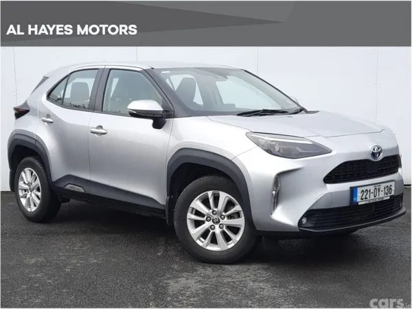 Toyota Yaris Cross SUV, Petrol Hybrid, 2022, Silver