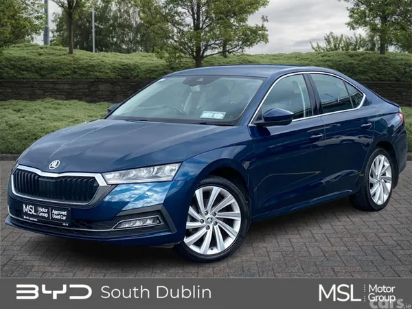 Skoda Octavia Saloon, Diesel, 2021, Blue