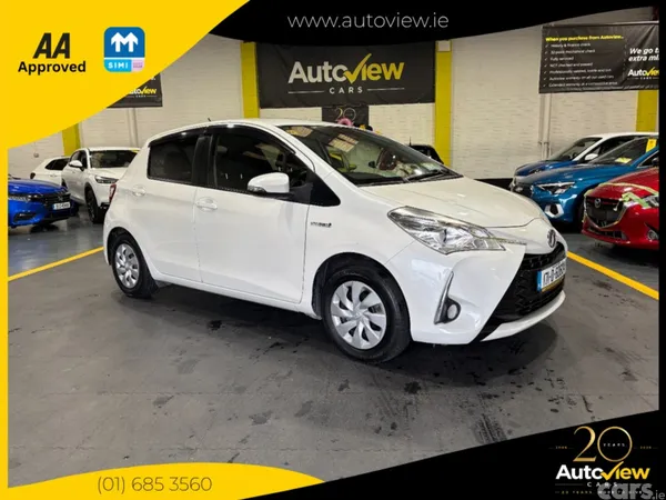 Toyota Vitz Hatchback, Petrol, 2017, White