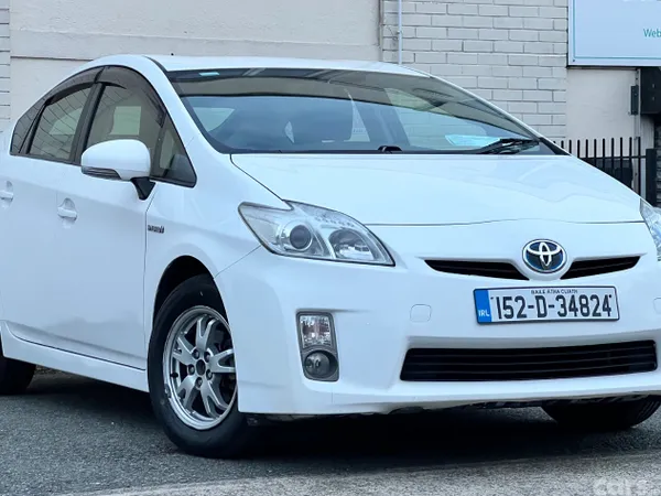Toyota Prius Hatchback, Petrol Hybrid, 2015, White