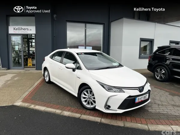 Toyota Corolla Saloon, Petrol Hybrid, 2019, White