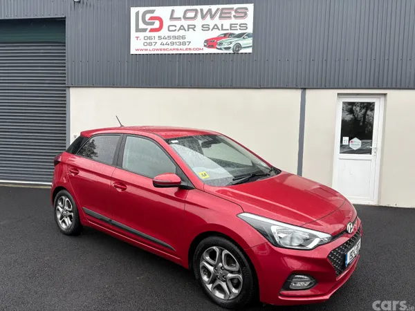 Hyundai i20 Hatchback, Petrol, 2019, Red