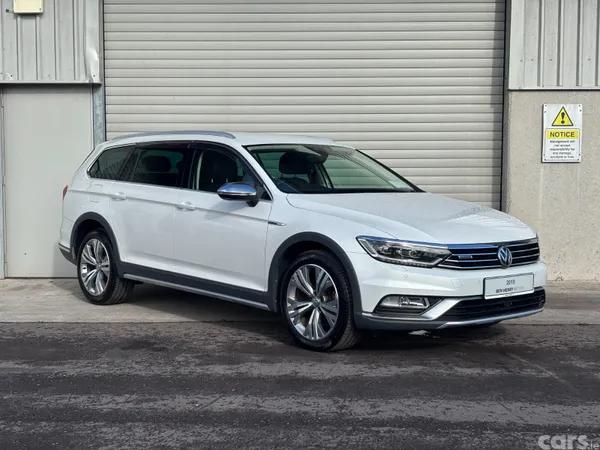 Volkswagen Passat Estate, Diesel, 2019, White