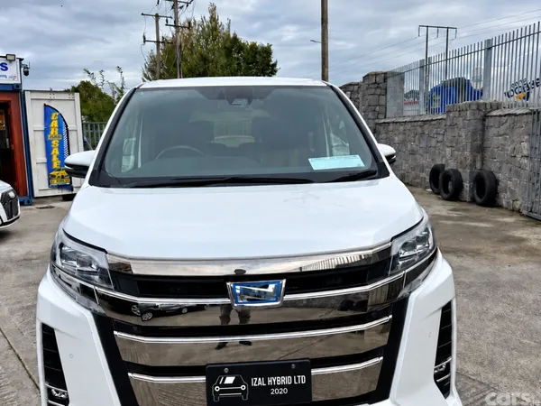 Toyota Noah MPV, Petrol Hybrid, 2020, White