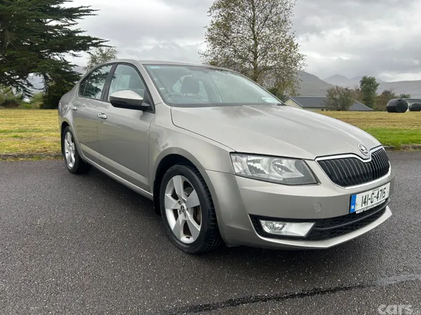 Skoda Octavia Saloon, Diesel, 2014, Beige