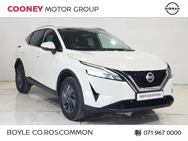 Nissan Qashqai MPV, Petrol, 2022, White