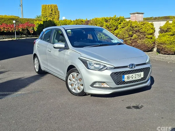 Hyundai i20 Hatchback, Petrol, 2016, Silver