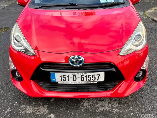 Toyota Aqua Hatchback, Petrol Hybrid, 2015, Red