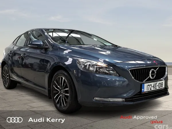 Volvo V40 Hatchback, Diesel, 2017, Blue