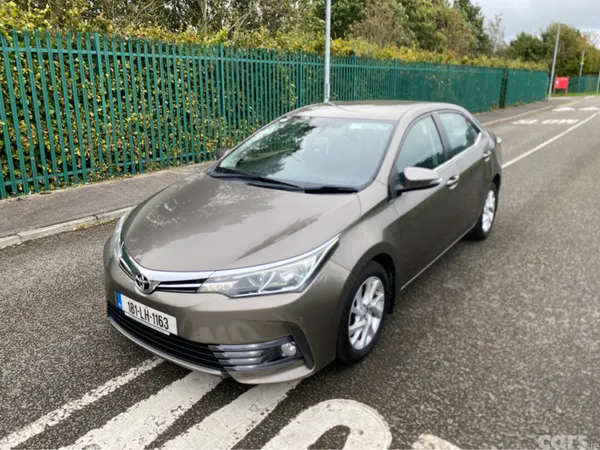 Toyota Corolla Saloon, Diesel, 2018, Grey