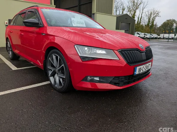 Skoda Superb Hatchback, Diesel, 2018, Red