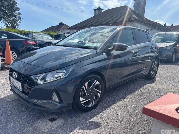 Hyundai i20 Hatchback, Petrol, 2023, Grey