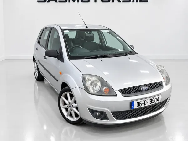 Ford Fiesta Hatchback, Petrol, 2006, Silver