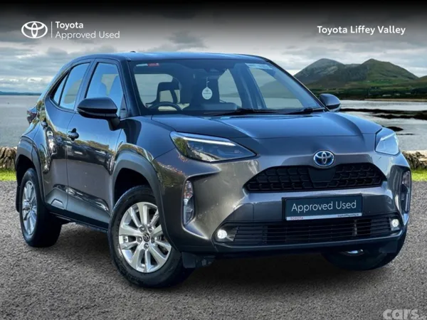 Toyota Yaris Cross Hatchback, Petrol Hybrid, 2023, Grey