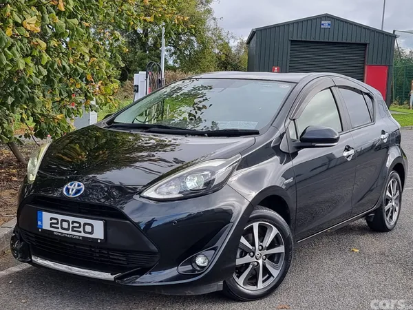 Toyota Aqua Hatchback, Petrol Hybrid, 2020, White