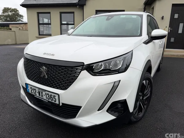 Peugeot 2008 MPV, Petrol, 2021, White
