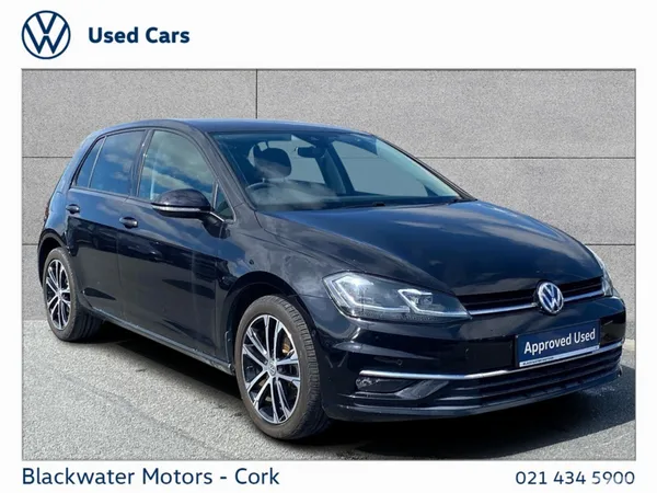 Volkswagen Golf Hatchback, Petrol, 2017, 