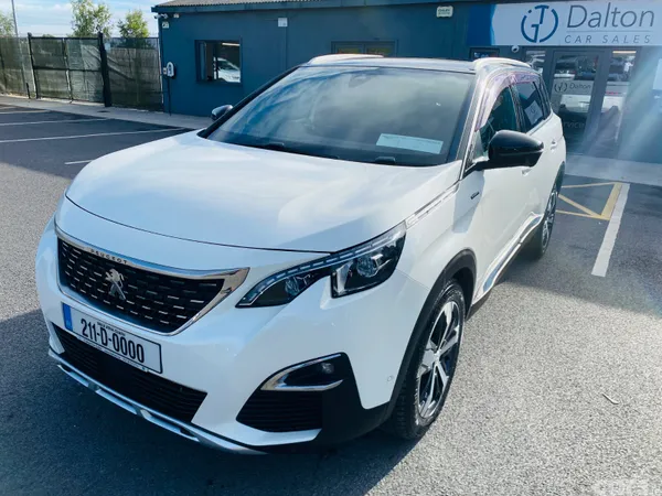 Peugeot 5008 MPV, Diesel, 2021, White