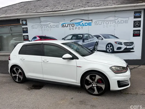 Volkswagen Golf Hatchback, Petrol, 2014, White