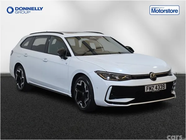 Volkswagen Passat Estate, Petrol Hybrid, 2024, White