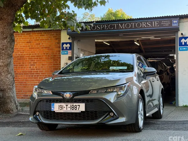 Toyota Corolla Hatchback, Petrol Hybrid, 2019, Green