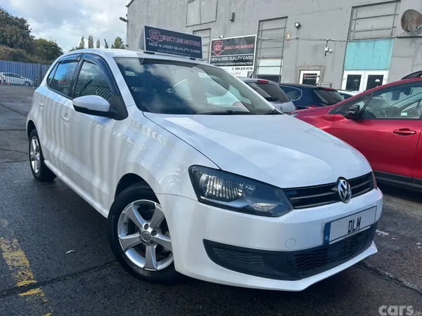 Volkswagen Polo Hatchback, Petrol, 2014, White