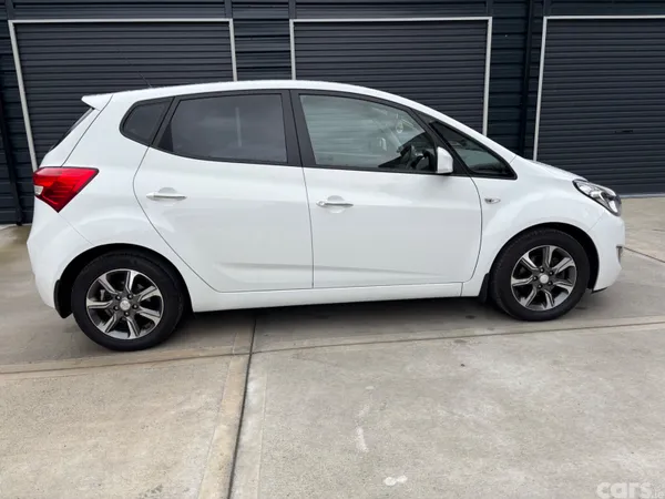 Hyundai ix20 MPV, Petrol, 2020, White