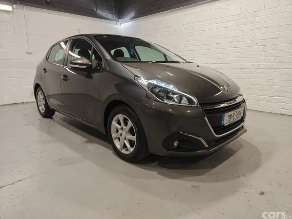 Peugeot 208 Hatchback, Petrol, 2019, Grey