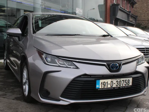 Toyota Corolla Saloon, Petrol Hybrid, 2019, Grey