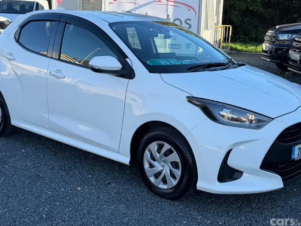 Toyota Yaris Hatchback, Petrol, 2020, White