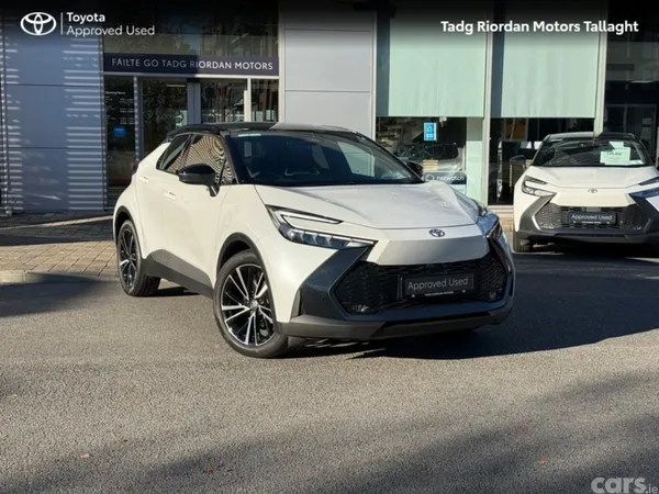 Toyota C-HR SUV, Petrol Hybrid, 2026, White