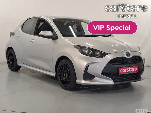 Toyota Yaris Hatchback, Petrol Hybrid, 2022, Silver