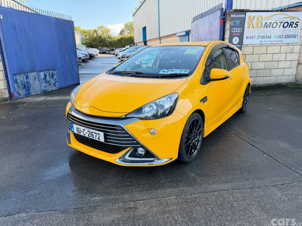 Toyota Aqua Hatchback, Petrol Hybrid, 2016, Yellow